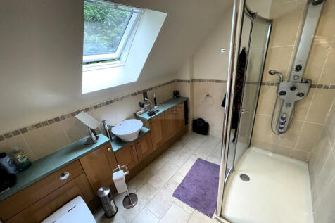Master En-Suite Shower Room.JPG