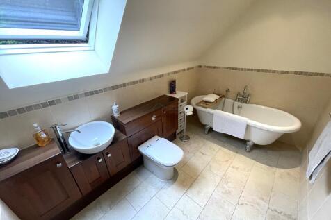Family Bathroom.JPG