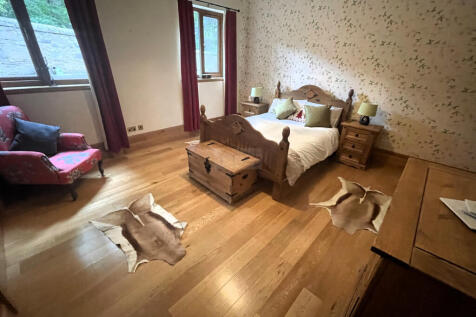 Bedroom 4a.JPG