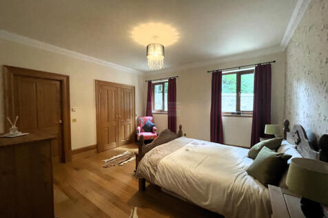 Bedroom 4b.JPG