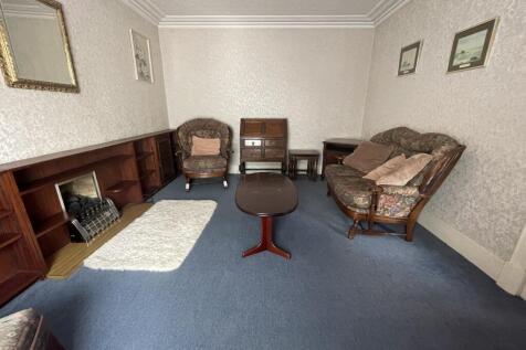 Lounge a.JPG