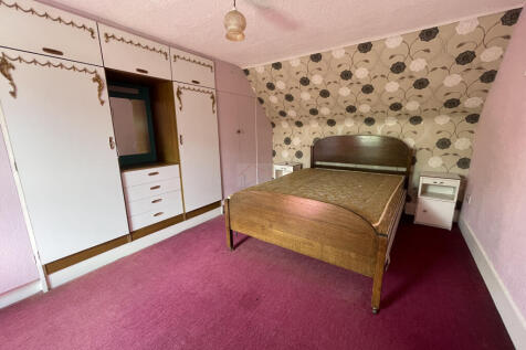 Bedroom 1a.JPG