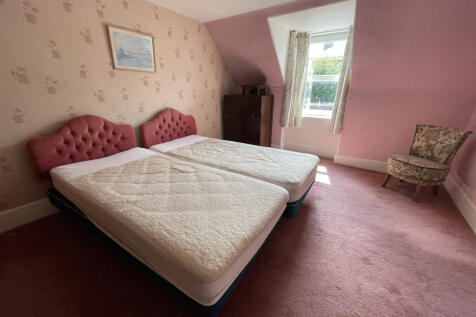 Bedroom 2a.JPG