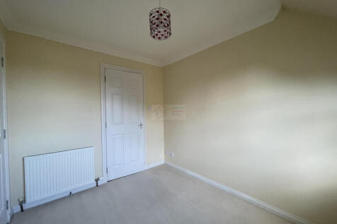 Bedroom 3b.JPG