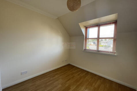 Bedroom 4.JPG