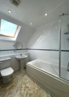 Family Bathroom.JPG