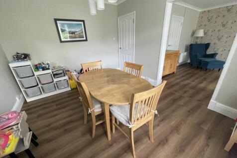 Dining room b.JPG