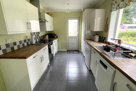 Kitchen a.JPG