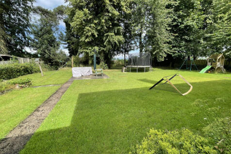 Rear Garden a.JPG