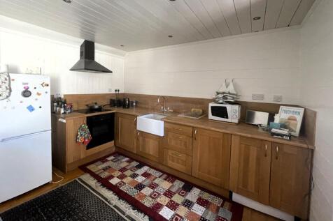 Kitchen a.JPG