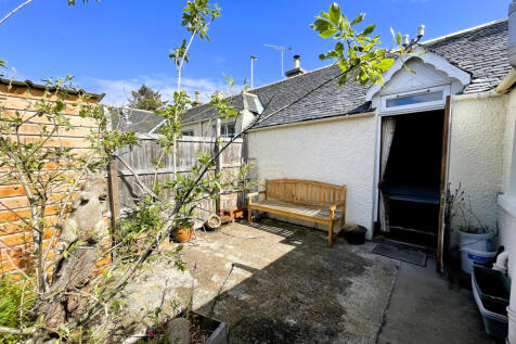 Courtyard b.JPG