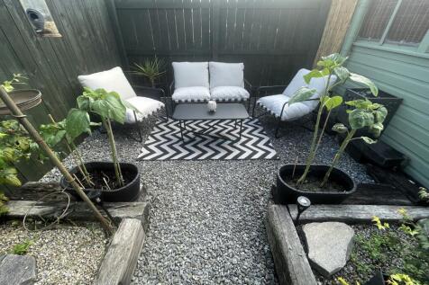 Garden b.JPG