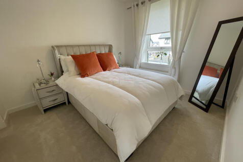 Bedroom 1a.JPG