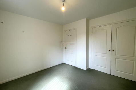 Bedroom 1b.JPG