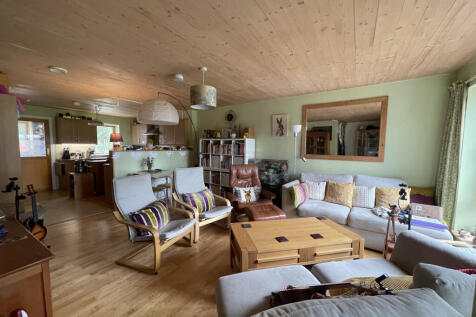 Lounge a.JPG