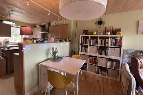 Dining Area.JPG