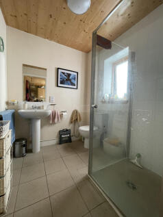 Shower Room.JPG