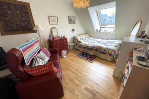 Bedroom 1a.JPG