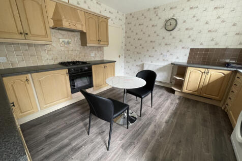 Kitchen c.JPG