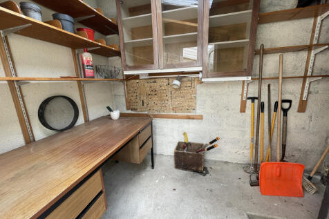 Potting shed.JPG