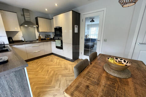 Kitchen c.JPG