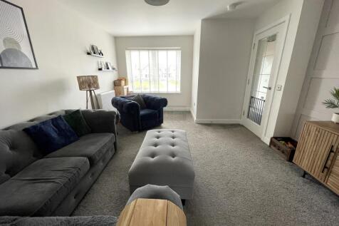 Lounge c.JPG