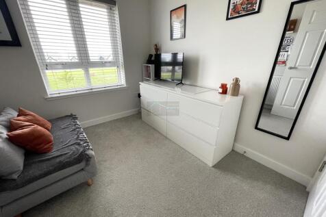 Bed 3a.JPG