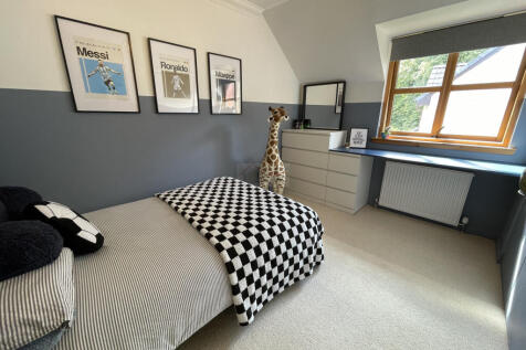 Bed 3a.JPG