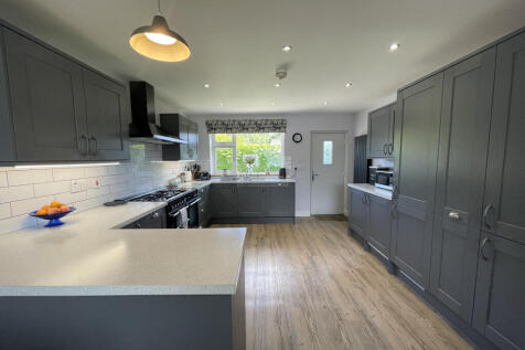 Kitchen a.JPG