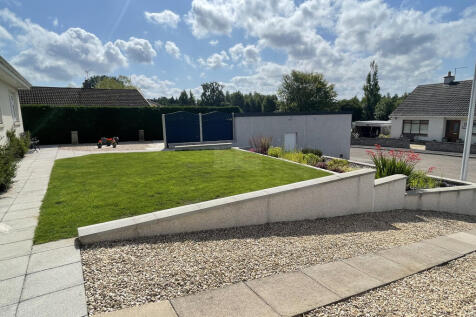 Front garden a.JPG