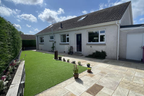 Rear Garden a.JPG