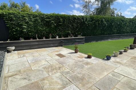 Rear Patio.JPG