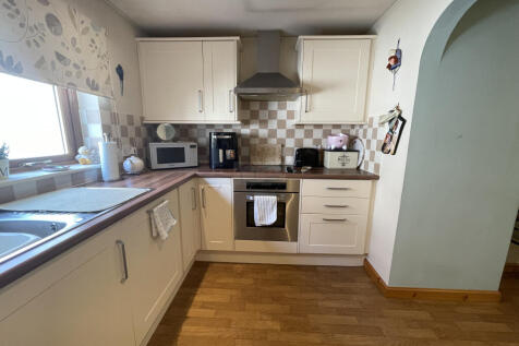 Kitchen b.JPG