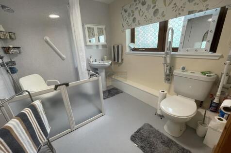 Shower room.JPG