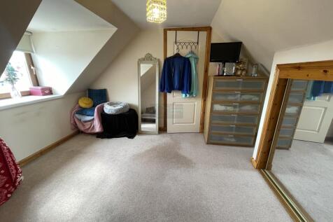 Bedroom 1b.JPG