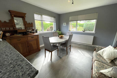 Dining Area.JPG