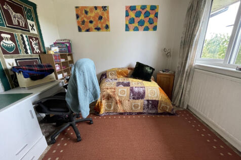 Bedroom 2a.JPG