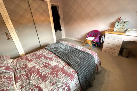 Bedroom 3b.JPG