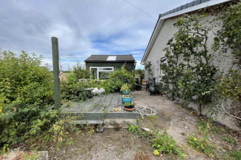 Garden side b.JPG
