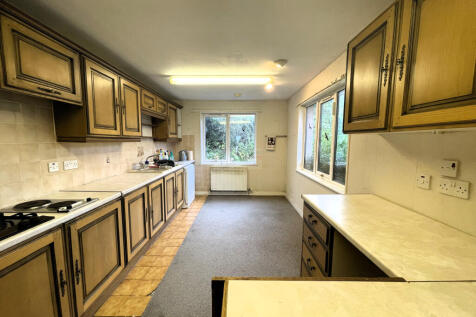 Kitchen b.JPG
