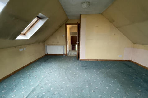 Bedroom 3b.JPG