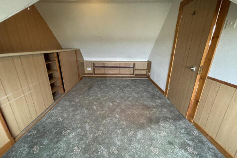 Bedroom 5b.JPG