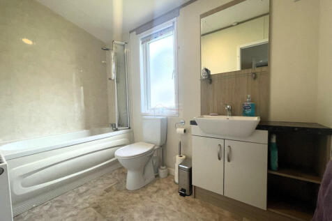 En-Suite Bathroom