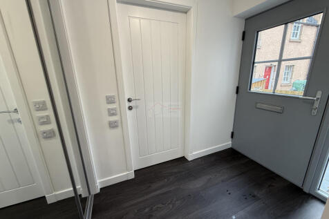 Entrance Hallway.JPG