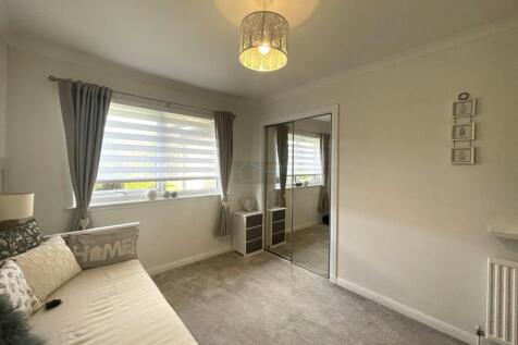 Bedroom 4aa.JPG