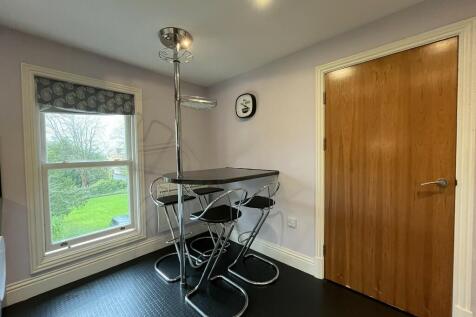 BREAKFAST BAR
