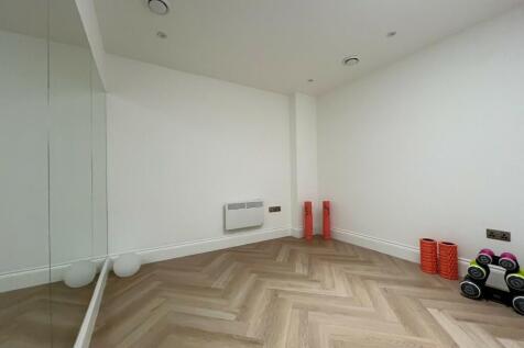 YOGA ROOM