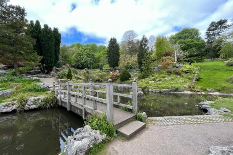 AVENHAM PARK