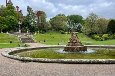 AVENHAM PARK