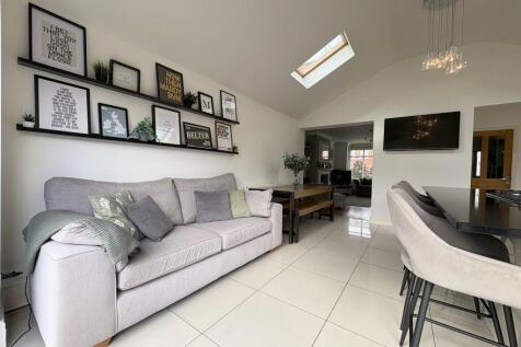 LIVING/DINING